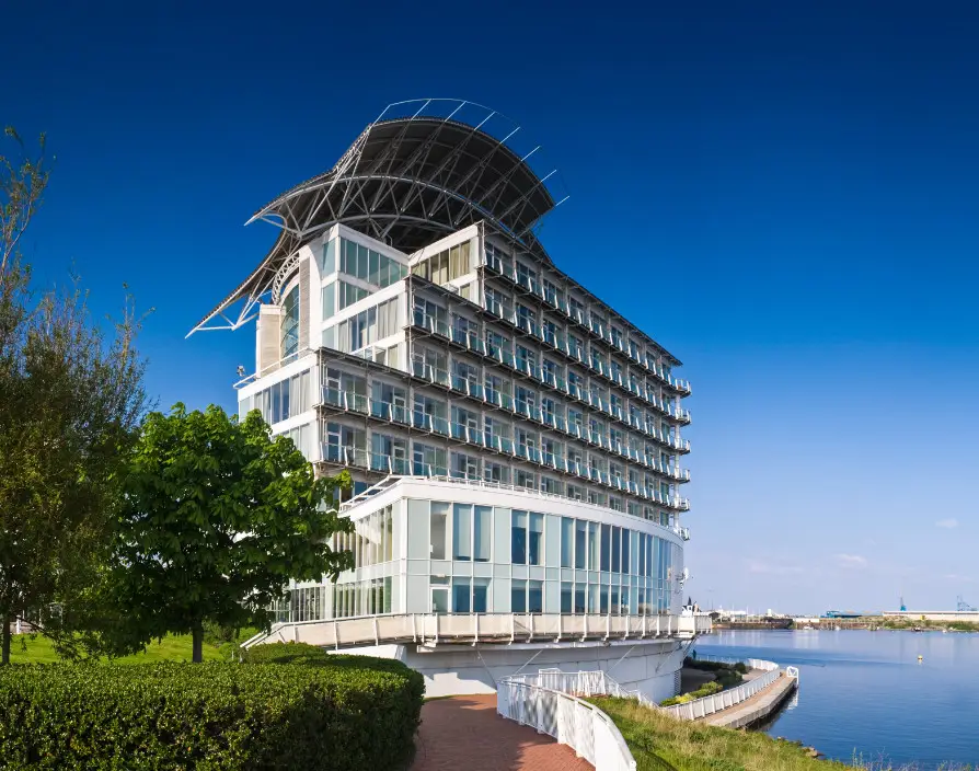 The advantages of investing in an upscale apartment