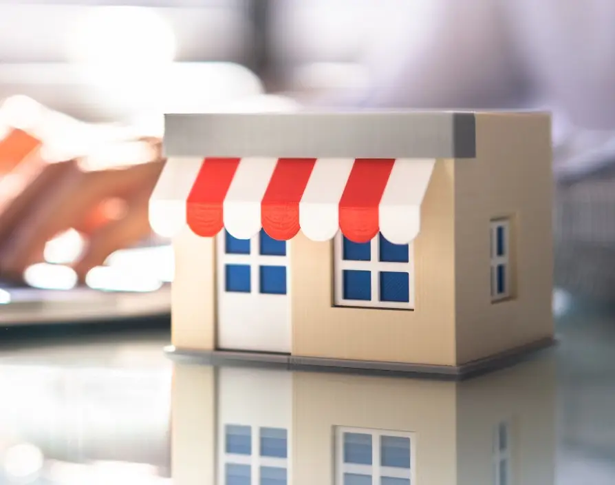 Rebecca Newenham, a seasoned entrepreneur and franchise consultant, explores the benefits of franchising as a strategy to scale your business.