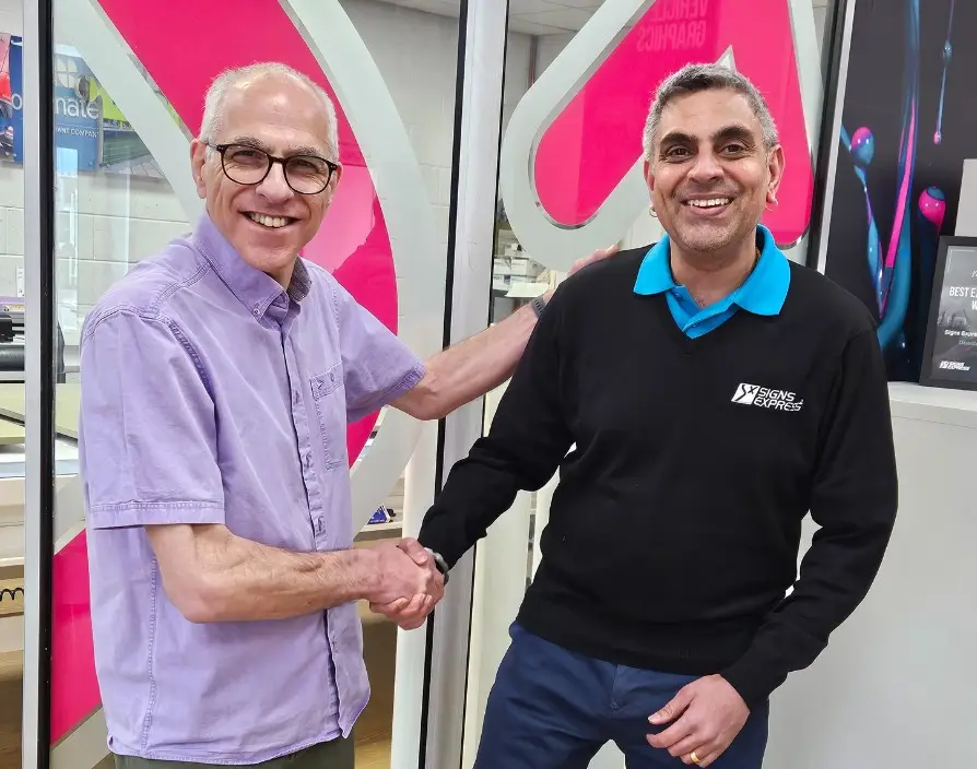 I’m delighted to say after months of meticulous planning, due diligence, working through legals and financial planning, as well as completing the franchise recruitment process, I am officially the new and very proud owner of Signs Express Huddersfield and Halifax!